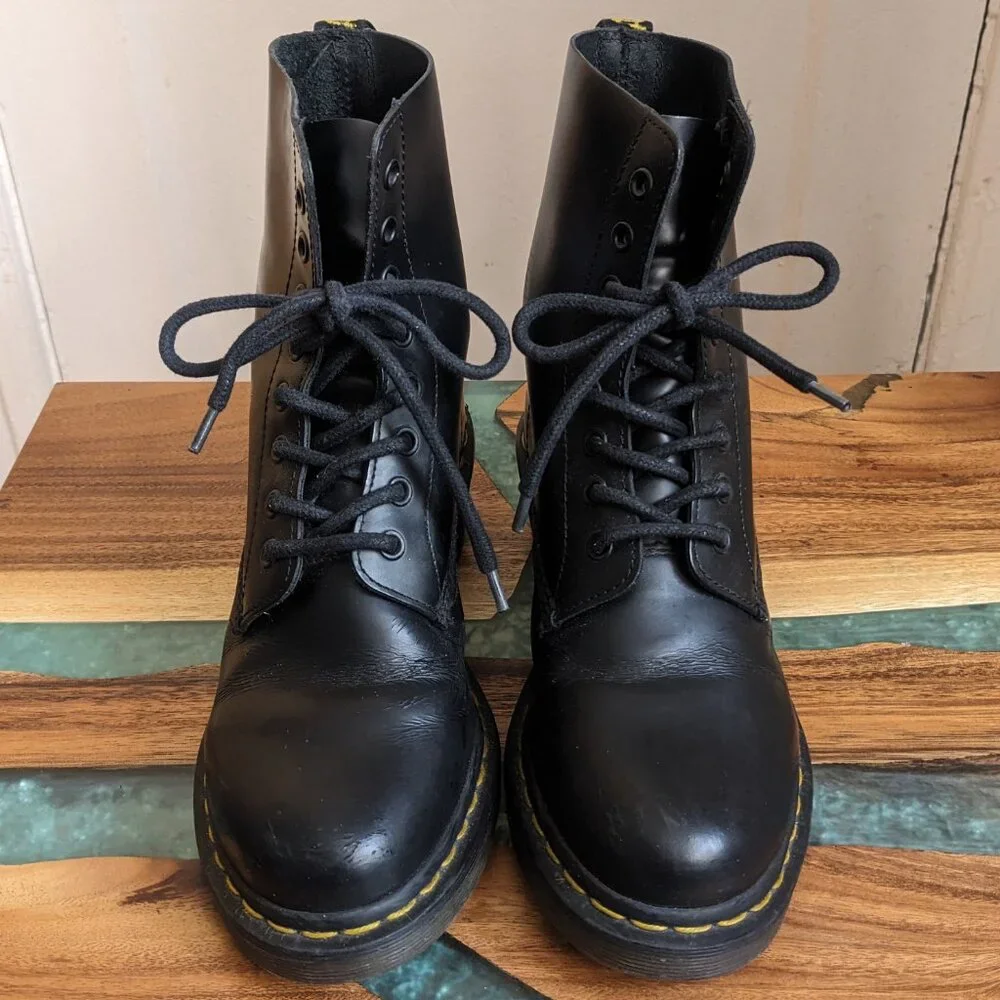 Dr. Martens Black Combat Boots Fractured knee cap. Will not be wearing - Picture 2 of 6